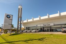 primeira-expoart-bmw-top-car-promove-leilao-beneficente-para-avos,-em-florianopolis