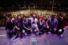 mundial-rock-2023-reune-multidao-na-beira-mar-de-sao-jose