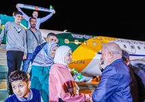 presidente-recebe-32-repatriados-de-gaza-na-chegada-a-brasilia:-“coroamento-de-trabalho-serio”