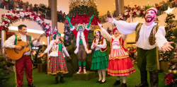 pocket-show-“green-e-o-telegrama-de-natal”-faz-apresentacao-gratuita-no-natal-do-shopping-itaguacu