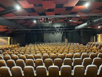 costao-do-santinho-resort-inaugura-moderno-teatro