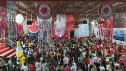 carnaval-em-florianopolis:-show-de-ito-melodia-lota-a-quadra-da-consulado