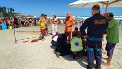 helicoptero-pousa-na-praia-para-salvar-jovem-de-afogamento-em-florianopolis