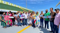 jorginho-entrega-aporte-milionario-para-apoiar-escolas-de-samba,-em florianopolis