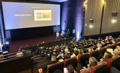 cdl-florianopolis-lota-sala-de-cinema-no-beiramar-shopping-com-evento-que-apresentou-as-tendencias-mundiais-da-nrf