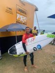 campeao-mundial-de-surf,-adriano-de-souza,-reverencia-etapa-do-layback-pro-na-praia-mole