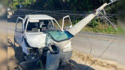 grave-colisao-em-poste-deixa-vitimas-feridas-e-centenas-sem-luz-em-florianopolis