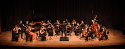 camerata-florianopolis-apresenta-concerto-de-musica-classica-inedito-no-cic,-com-participacao-da-violinista-annette-vogel-(alemanha/canada)-e-da-soprano-masami-ganev-(japao/brasil)