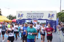 meia-maratona-internacional-de-florianopolis-oakberry-reune-7-mil-atletas-em-corridas-neste-sabado-(4) 