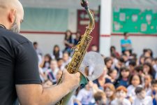 “escola-sonora-–-transformando-vidas-atraves-da-musica”:-quinta-edicao-do-projeto-levara-32-apresentacoes-para-escolas-publicas-da-grande-florianopolis